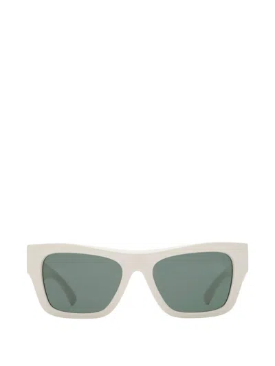 Burberry Heritage Square Sunglasses In White