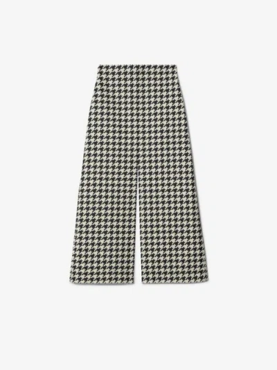 Burberry Houndstooth Twill Skirt In Black