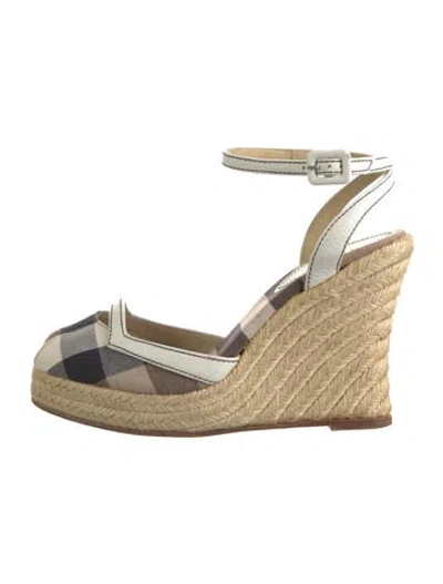 Pre-owned Burberry House Check Pattern Canvas Pumps In Brown