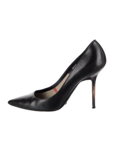 Pre-owned Burberry House Check Pattern Leather Pumps In Black