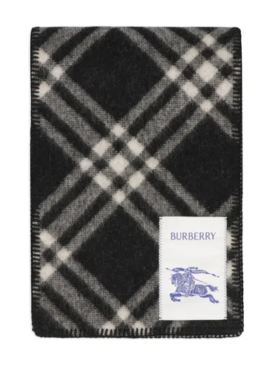 Burberry Karierter Schal In Black