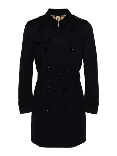 Burberry Kensington Mid Trench Coat In Azul