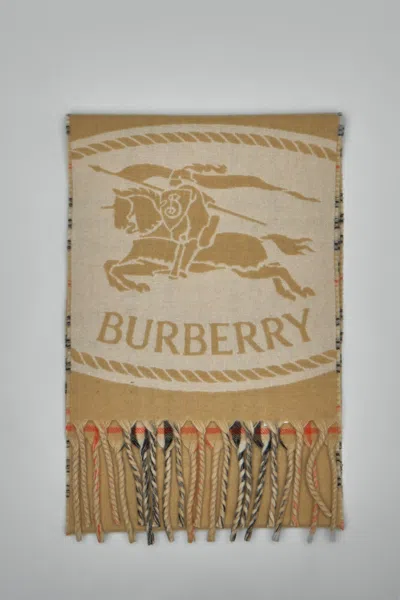 Burberry Knight Arc Bag In Neutral