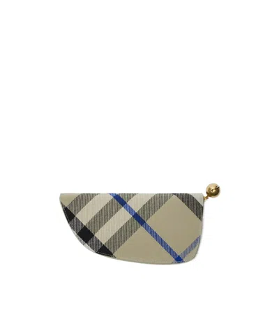 Burberry Large Shield Checked Wallet In Nude