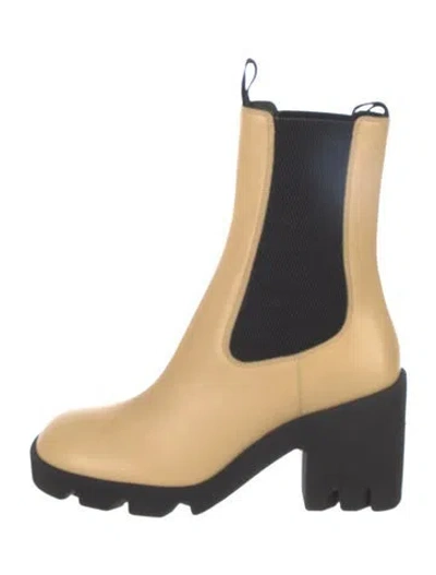 Pre-owned Burberry Leather Chelsea Boots In Neutral