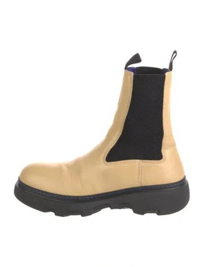 Pre-owned Burberry Leather Chelsea Boots In Neutral