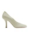 Burberry Beige Shiny Lambskin Pumps With Quilted Insole In White