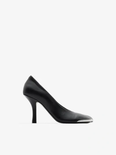 Burberry Leather Duck Pumps In Black