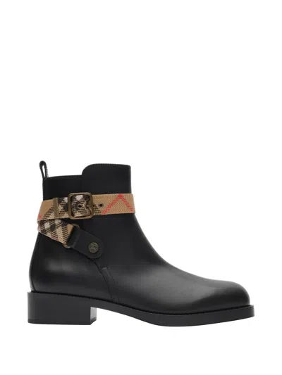 Burberry Huntley 25 Leather Ankle Boots Buckle In Black