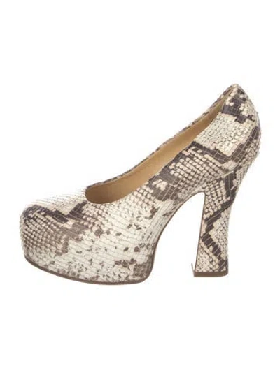 Pre-owned Burberry Leather Printed Pumps W/ Tags In Neutrals