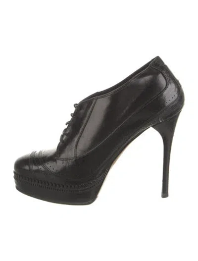 Pre-owned Burberry Leather Pumps In Black