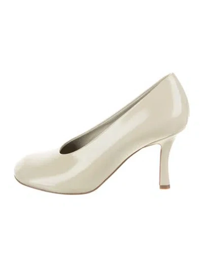 Pre-owned Burberry Leather Pumps In Neutral