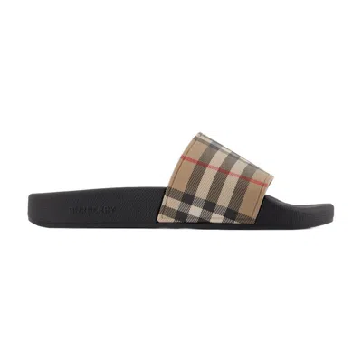 Burberry Lf Sdl Furley L Chk Slides In Black