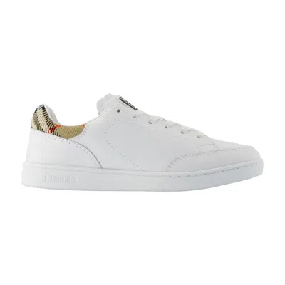Burberry Lf Set Sneakers In White