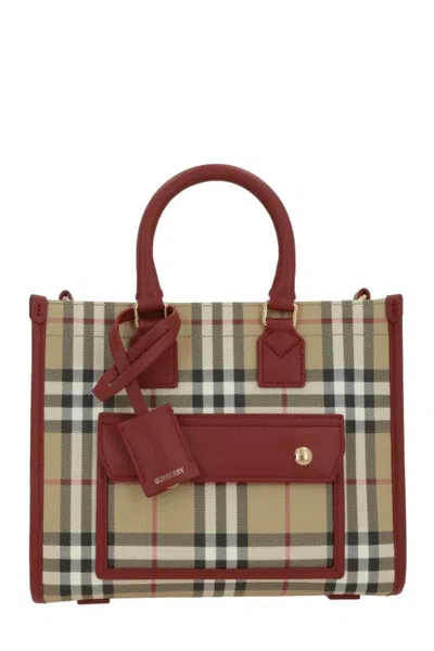 Burberry Ll Mn Freya Tote Dfc