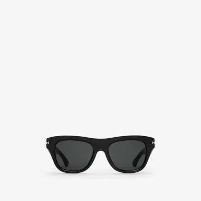 Burberry Logo Bar Square Sunglasses In Black