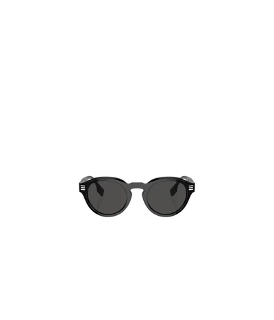 Burberry Logo Sunglasses In Black
