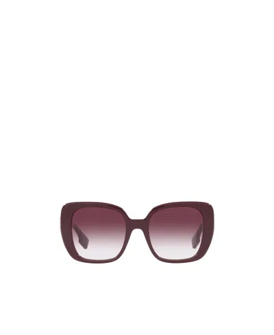 Burberry Logo Sunglasses In Red