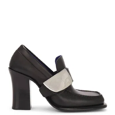 Burberry London Shield Plaque Heel Pumps In Black