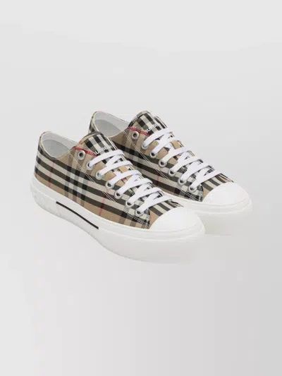 BURBERRY LOW-TOP SNEAKER FEATURING EYELET DETAILING