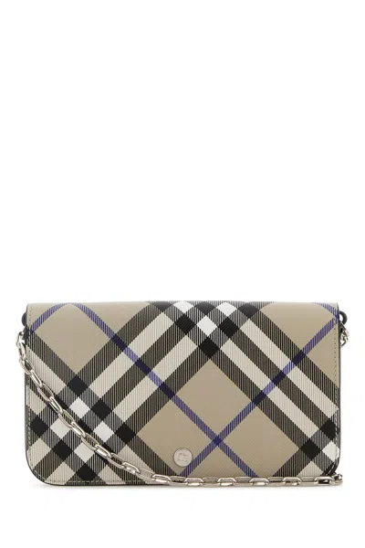 Burberry Ls Wallet On Chain Bin In Pink