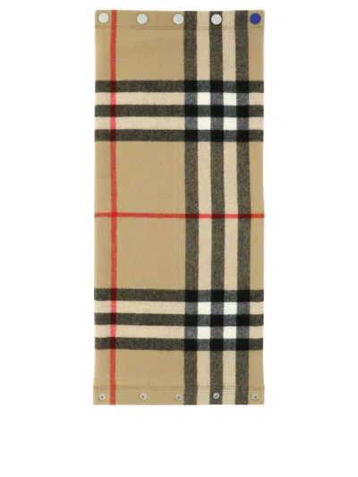 Burberry Vintage Beige Cashmere Check Scarf With Press-stud Fastening