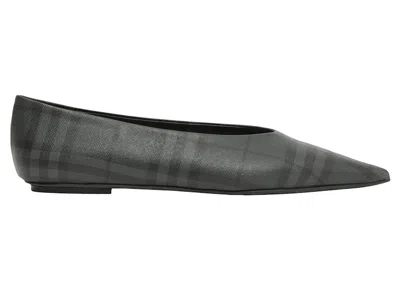 Pre-owned Burberry Madelina Ballet Flat (women's) Sneakers In Gray/check