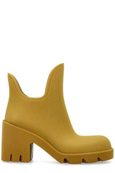 Burberry Marsh Slip In Yellow