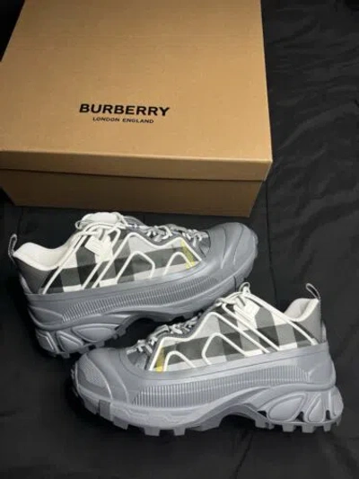 Pre-owned Burberry Men's Arthur Grey Check Sneakers Size Us 8 Eur 41 In Gray