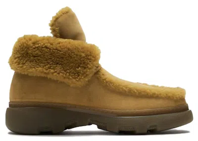 Pre-owned Burberry Men's  Shearling Embellished Suede Creeper Boot Sneakers In Yellow