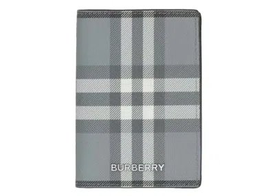 Pre-owned Burberry Men's  Vintage Check Folding Card Case (4 Card Slot) In Storm Grey Check In Gray