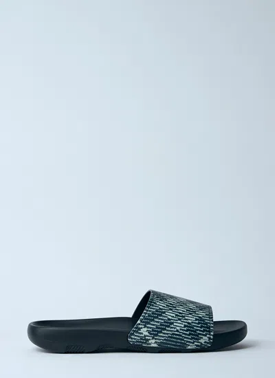 Burberry Men Check Dive Slides