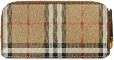 Burberry Men's Checked Motif Card Holder In Brown