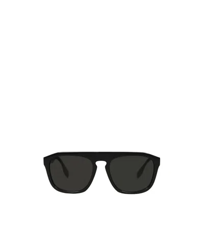 Burberry Minimalist Rectangular Sunglasses In Black