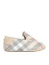 Burberry Check Print Pre-walker Shoes In Gray