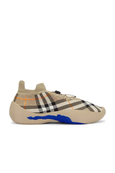 BURBERRY NEPTUNE SNEAKER