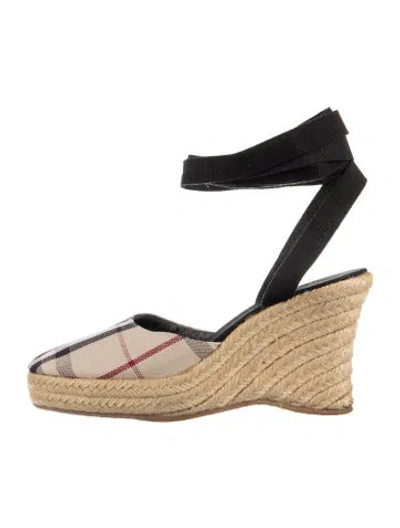 Pre-owned Burberry Nova Check Pattern Canvas Pumps In Neutrals