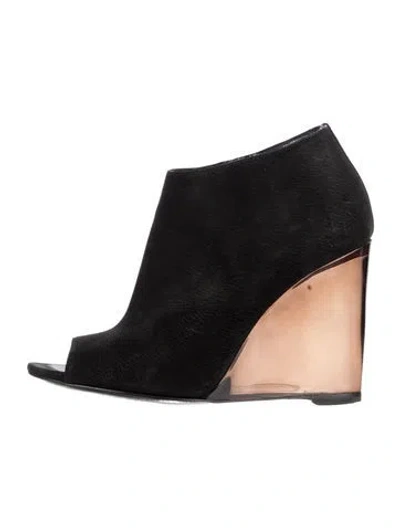 Pre-owned Burberry Nubuck Pumps In Black