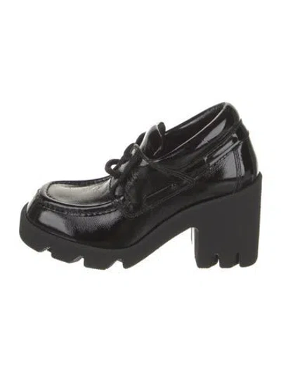Pre-owned Burberry Patent Leather Pumps In Black