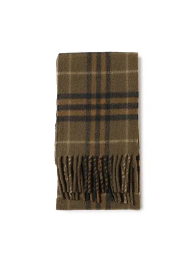 Burberry Plaid Checked Fringed-edge Scarf In Furrow