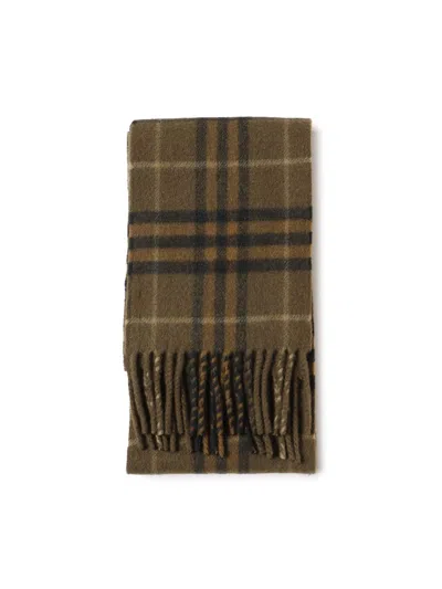 Burberry Plaid Checked Fringed In Furrow