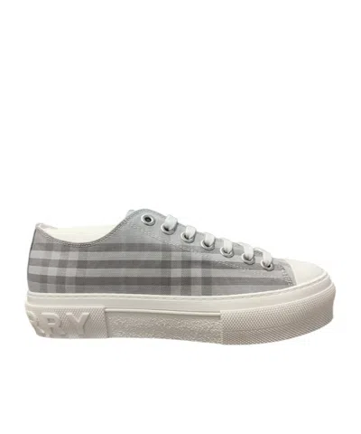 Burberry Plaid Low Top Casual Shoes In Gray