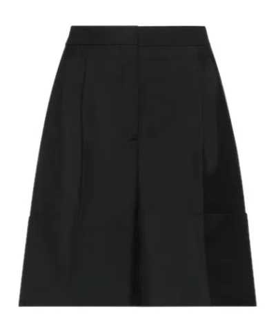 Burberry Pleated Zipper Shorts In Black