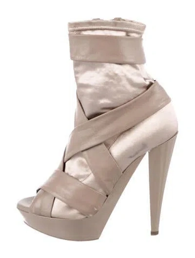 Pre-owned Burberry Prorsum Leather Boots In Neutral