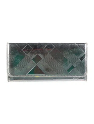 Pre-owned Burberry Prorsum Patent Leather Continental Wallet In Silver