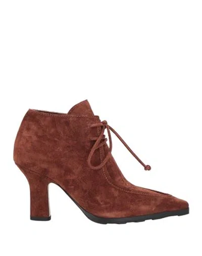 BURBERRY PRORSUM BURBERRY PRORSUM WOMAN ANKLE BOOTS CHOCOLATE BROWN SIZE 8 LEATHER