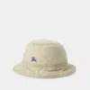 BURBERRY BURBERRY QUILTED BUCKET HAT