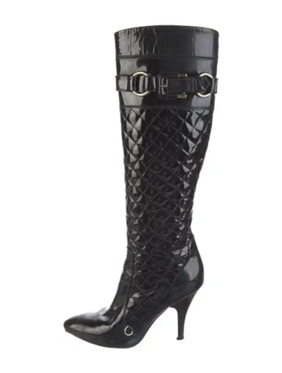Pre-owned Burberry Quilted Pattern Patent Leather Boots In Black