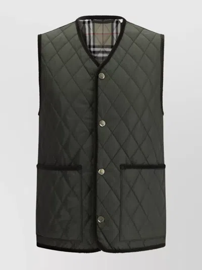 BURBERRY QUILTED SLEEVELESS V-NECK JACKET