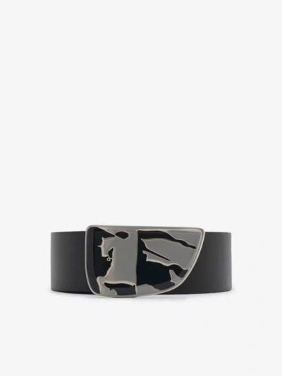 Burberry Reversible Leather Shield Ekd Belt In Black/military